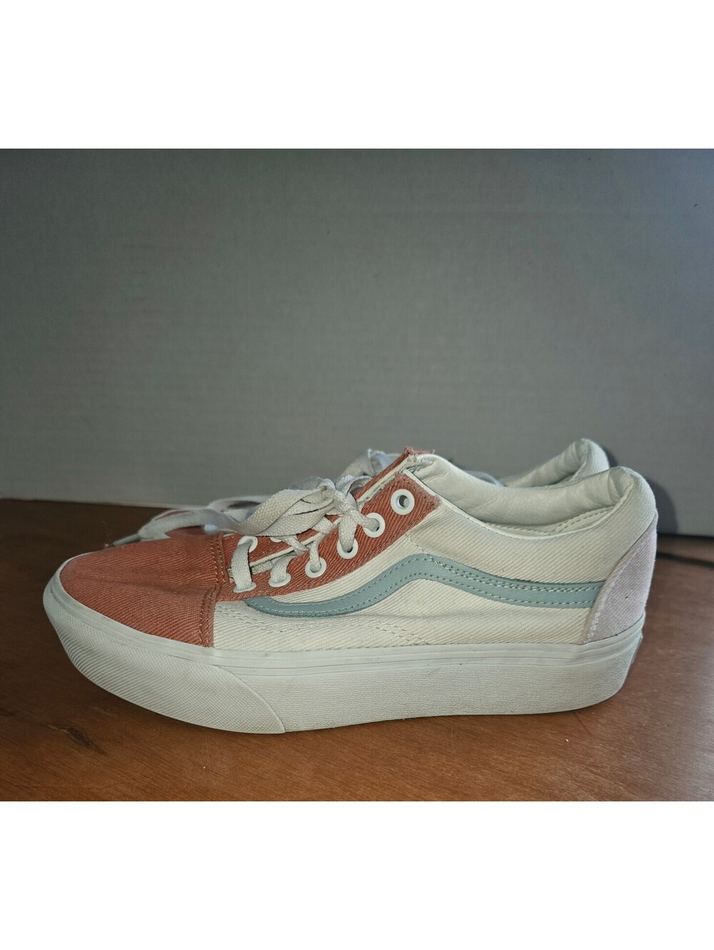 Details not Vans platform sneakers men's size 6 women's size 7 and 1/2